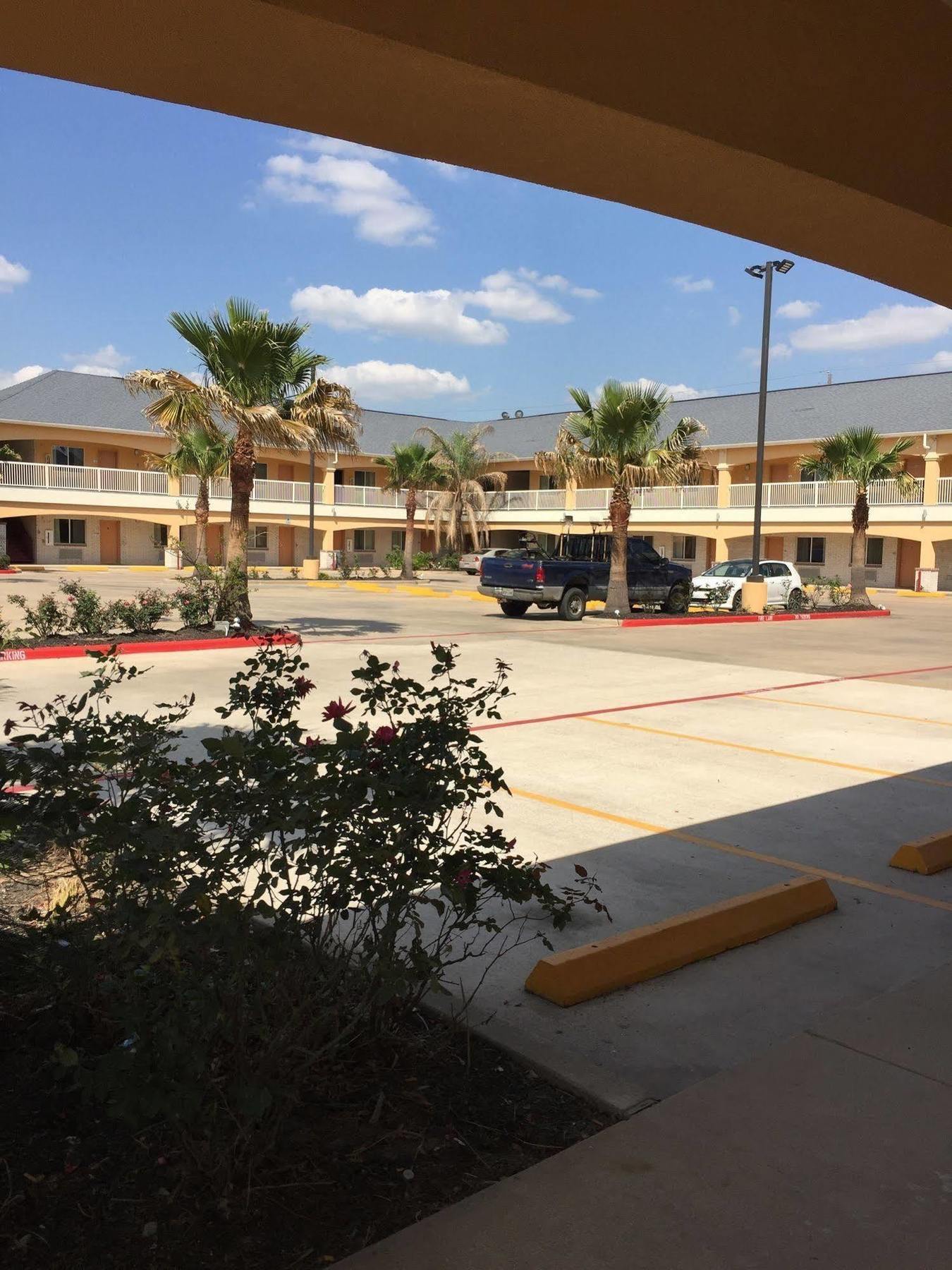 Scottish Inns & Suites Timber Creek, Houston, Tx Barker Exterior foto